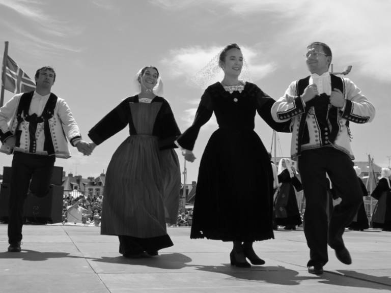 Danse bretonne cercle celtique Bugale Melrand